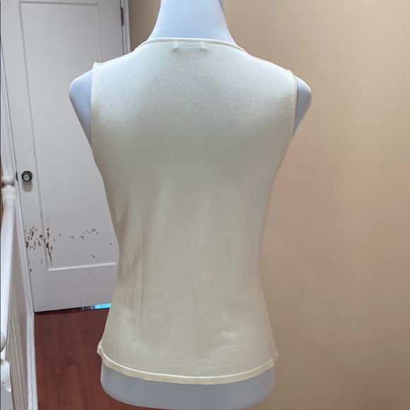 Cream Lace V-Neck Sleeveless Tank Top - Picture 3 of 5